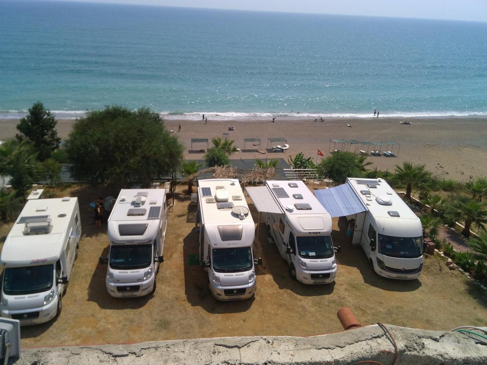 מלון Kızılot Mavi Cennet Camping Caravan מראה חיצוני תמונה