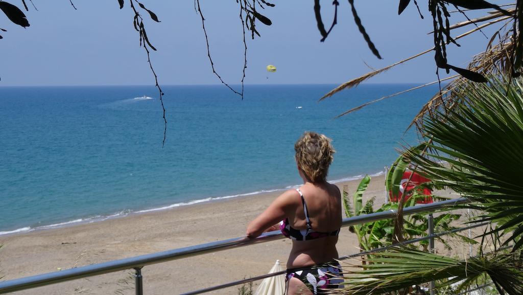 Kızılot Mavi Cennet Camping Caravan מראה חיצוני תמונה